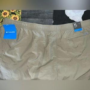 Columbia khaki shorts
